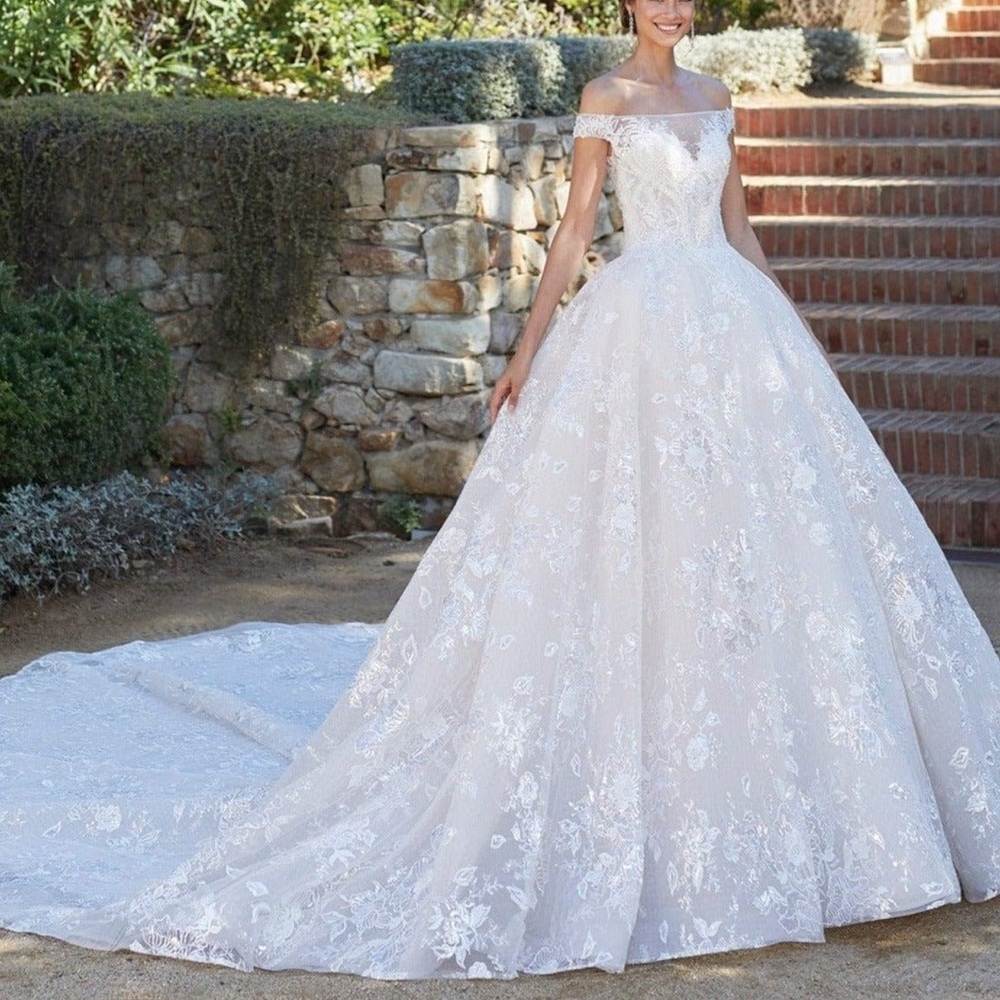 NEVER WORN Wedding Gown by Martha Blanc